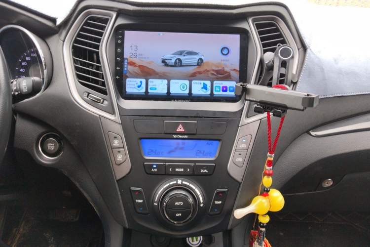 Used Hyundai Santa Fe 2013 2.4L Automatic Two-Wheel Drive Smart Version Audio And AC Panel