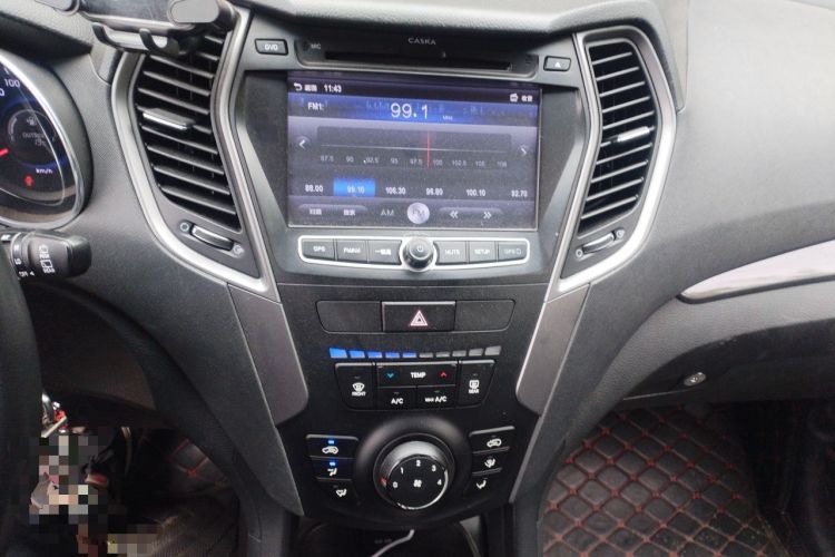 Used Hyundai Santa Fe 2013 2.4L Automatic 2WD Comfort Edition Audio And AC Panel