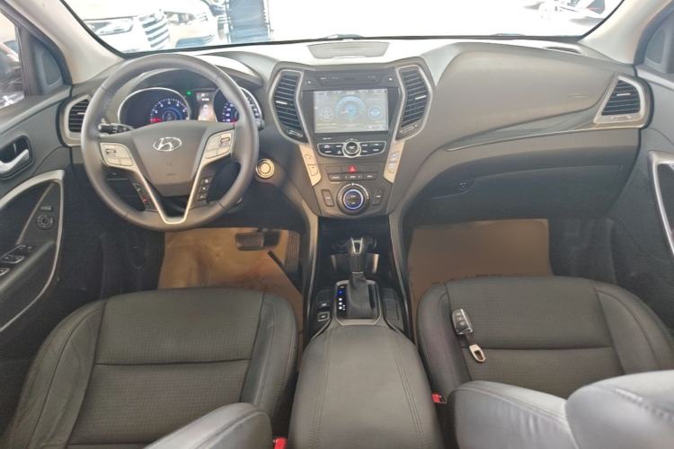 Used Hyundai Santa Fe 2013 Revised Version 2.4L Automatic All-Wheel Drive Smart Type Center Console