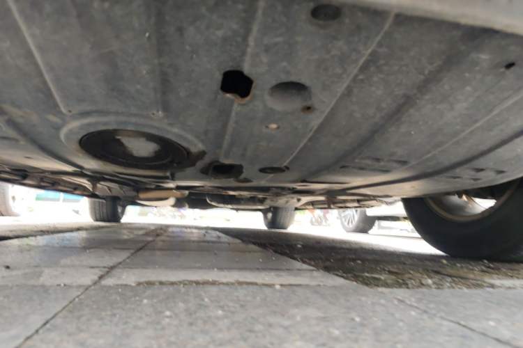 Used Hyundai Santa Fe 2013 2.4L Automatic Two-Wheel Drive Smart Version Chassis Front