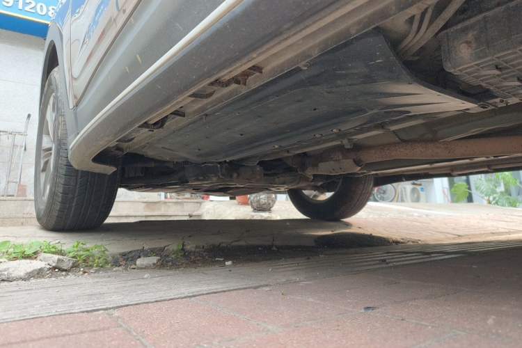 Used Hyundai Santa Fe 2013 2.4L Automatic Two-Wheel Drive Smart Version Chassis Rear Left