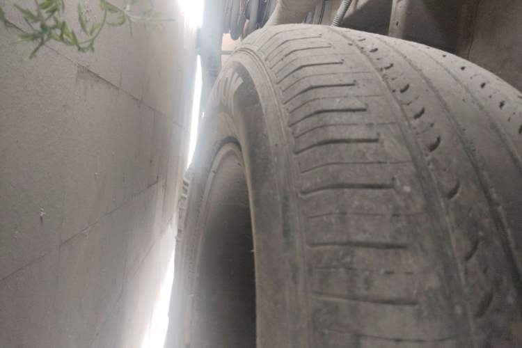 Used Hyundai Santa Fe 2013 2.4L Automatic Two-Wheel Drive Smart Version Chassis Rear
