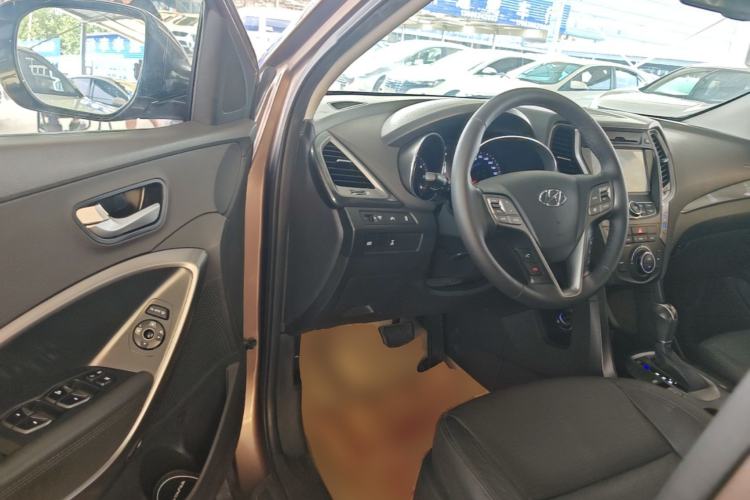 Used Hyundai Santa Fe 2013 Revised Version 2.4L Automatic All-Wheel Drive Smart Type Driver Seat