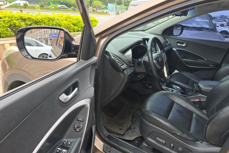 Used Hyundai Santa Fe 2013 2.4L Automatic 4x4 Comfort Edition Driver Seat