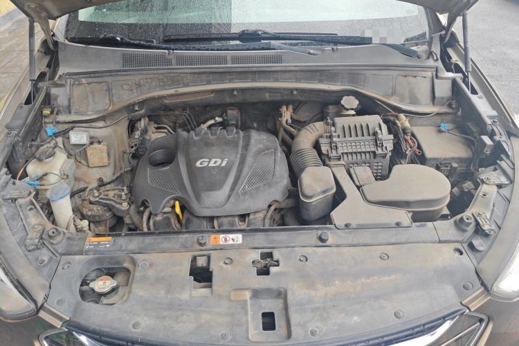 Used Hyundai Santa Fe 2013 2.4L Automatic Two-Wheel Drive Smart Version Engine Bay