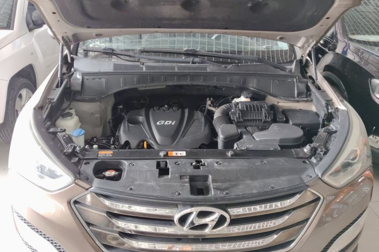 Used Hyundai Santa Fe 2013 2.4L Automatic Two-Wheel Drive Smart Version Engine Bay
