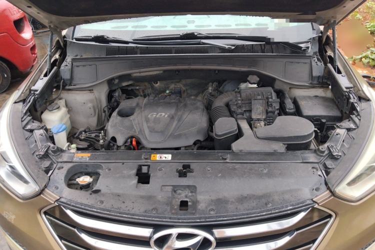 Used Hyundai Santa Fe 2013 2.4L Automatic Two-Wheel Drive Smart Version Engine Bay
