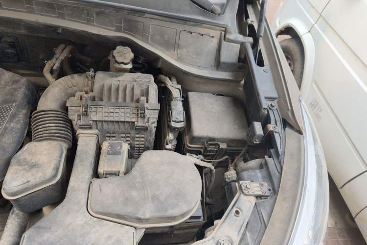 Used Hyundai Santa Fe 2013 2.4L Automatic Two-Wheel Drive Smart Version Engine Bay Left