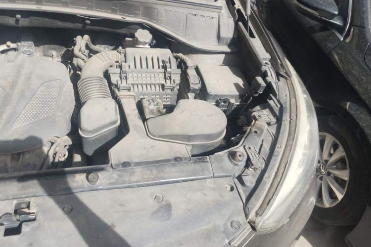 Used Hyundai Santa Fe 2013 2.4L Automatic Two-Wheel Drive Smart Version Engine Bay Left