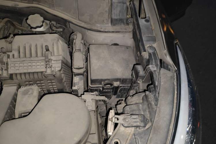 Used Hyundai Santa Fe 2013 2.4L Automatic Two-Wheel Drive Smart Version Engine Bay Left