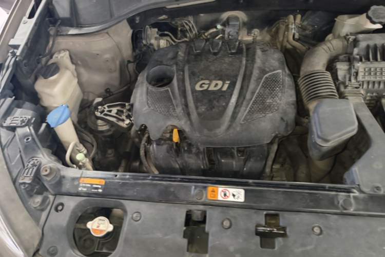 Used Hyundai Santa Fe 2013 2.4L Automatic Two-Wheel Drive Smart Version Engine Bay Right