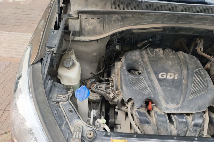 Used Hyundai Santa Fe 2013 2.4L Automatic Two-Wheel Drive Smart Version Engine Bay Right