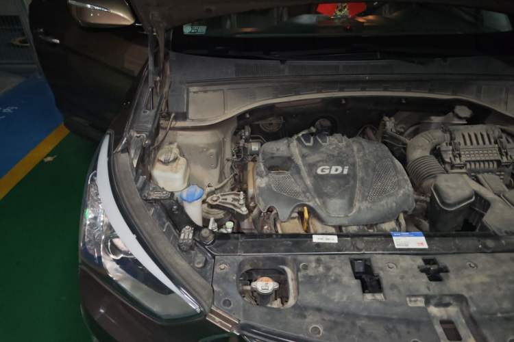 Used Hyundai Santa Fe 2013 2.4L Automatic Two-Wheel Drive Smart Version Engine Bay Right