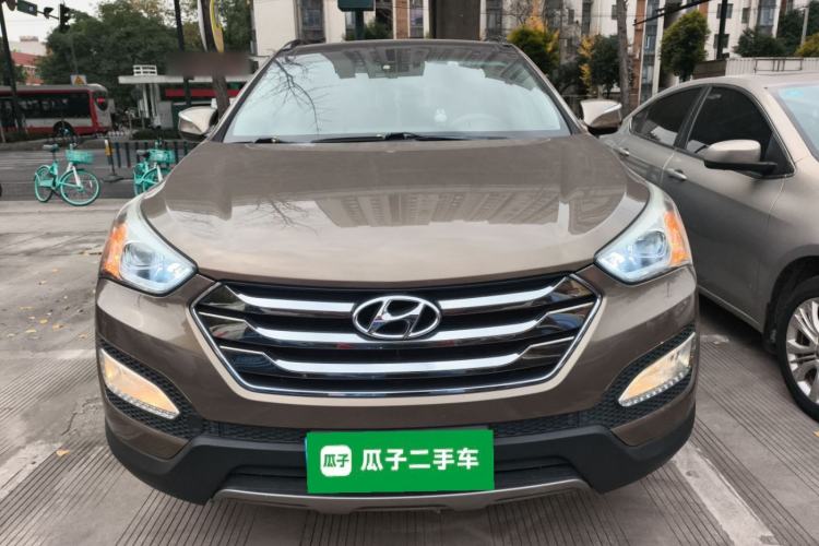 Used Hyundai Santa Fe 2013 2.4L Automatic Two-Wheel Drive Smart Version Exterior 1