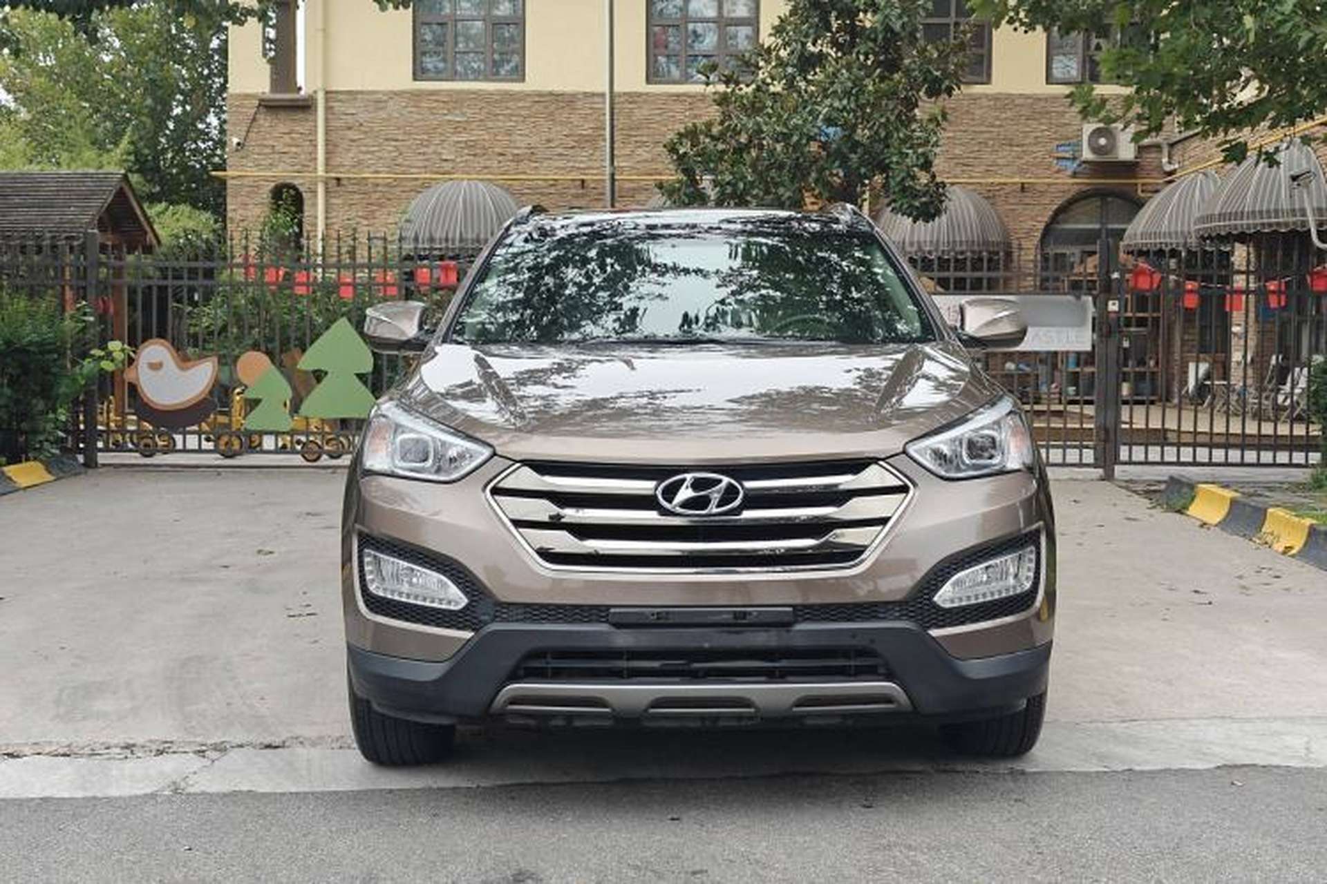 Used Hyundai Santa Fe 2013 2.4L Automatic Two-Wheel Drive Smart Version Exterior 1