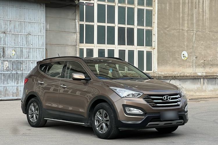 Used Hyundai Santa Fe 2013 2.4L Automatic Two-Wheel Drive Smart Version Exterior 2