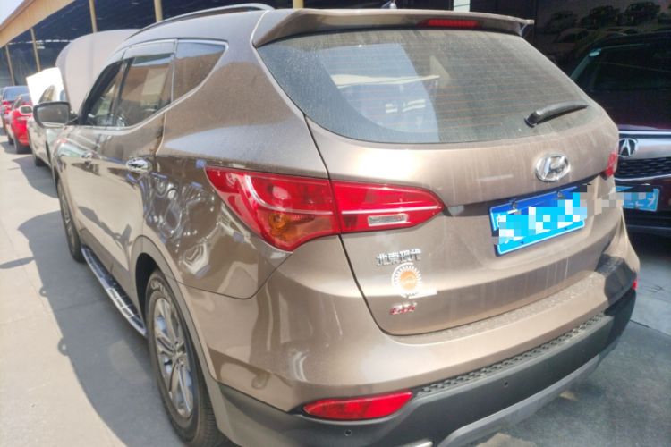 Used Hyundai Santa Fe 2013 2.4L Automatic Two-Wheel Drive Smart Version Exterior 2