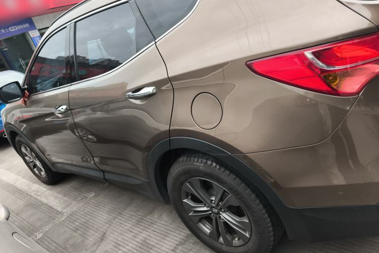 Used Hyundai Santa Fe 2013 2.4L Automatic Two-Wheel Drive Smart Version Exterior 3