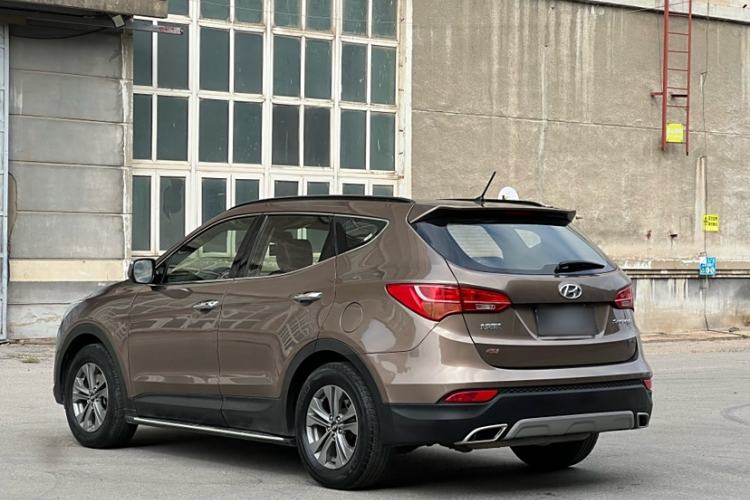 Used Hyundai Santa Fe 2013 2.4L Automatic Two-Wheel Drive Smart Version Exterior 3