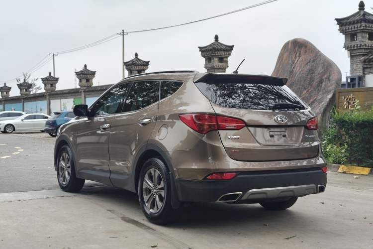 Used Hyundai Santa Fe 2013 2.4L Automatic Two-Wheel Drive Smart Version Exterior 3