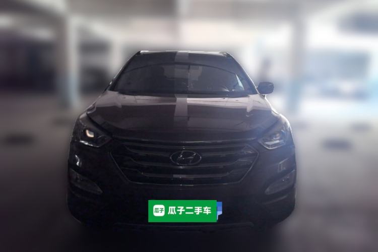Used Hyundai Santa Fe 2013 2.4L Automatic Two-Wheel Drive Smart Version Front