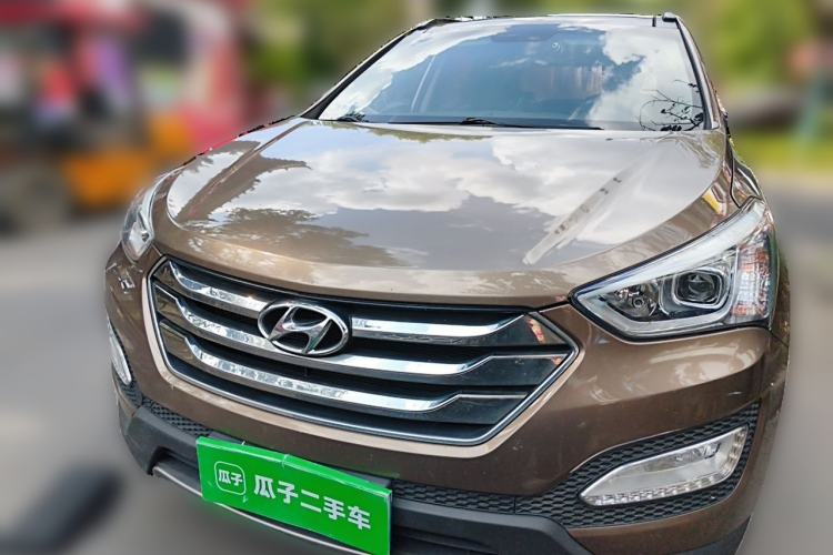 Used Hyundai Santa Fe 2013 2.4L Automatic Two-Wheel Drive Smart Version Front