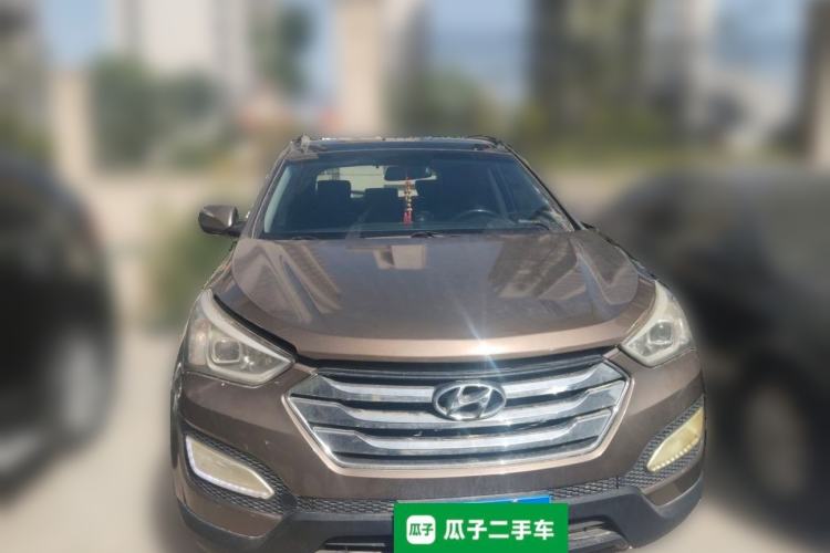 Used Hyundai Santa Fe 2013 2.4L Automatic Two-Wheel Drive Smart Version Front