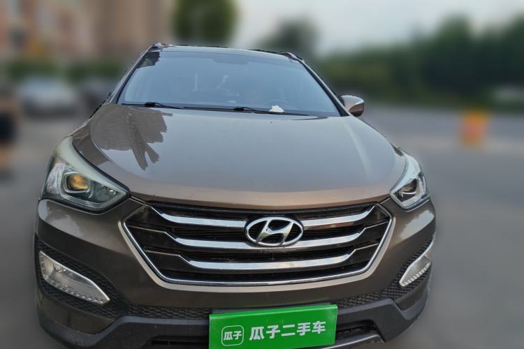Used Hyundai Santa Fe 2013 2.4L Automatic Two-Wheel Drive Smart Version Front