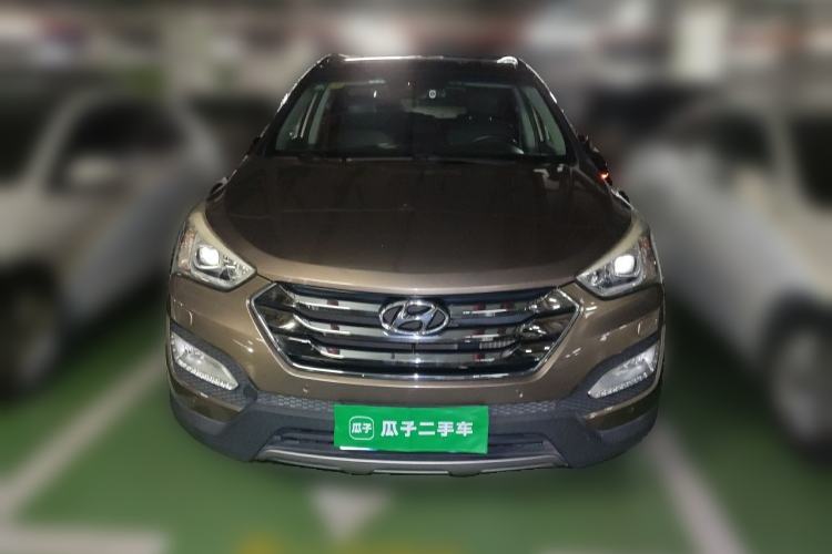 Used Hyundai Santa Fe 2013 Revised Version 2.0T Automatic All-Wheel Drive Top-Tier Trim Front