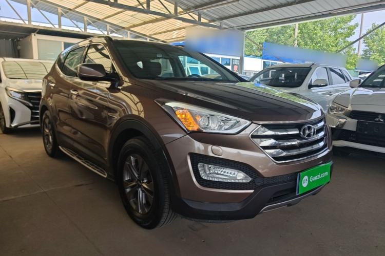 Used Hyundai Santa Fe 2013 Revised Version 2.4L Automatic All-Wheel Drive Smart Type Front Right 45 Deg