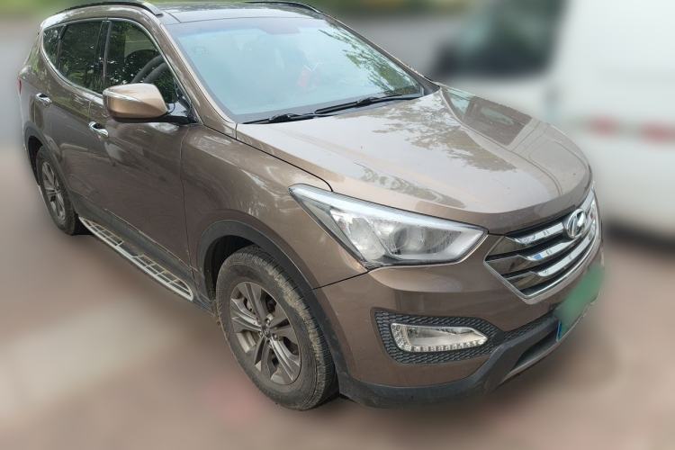 Used Hyundai Santa Fe 2013 2.4L Automatic Two-Wheel Drive Smart Version Front Right 45 Deg