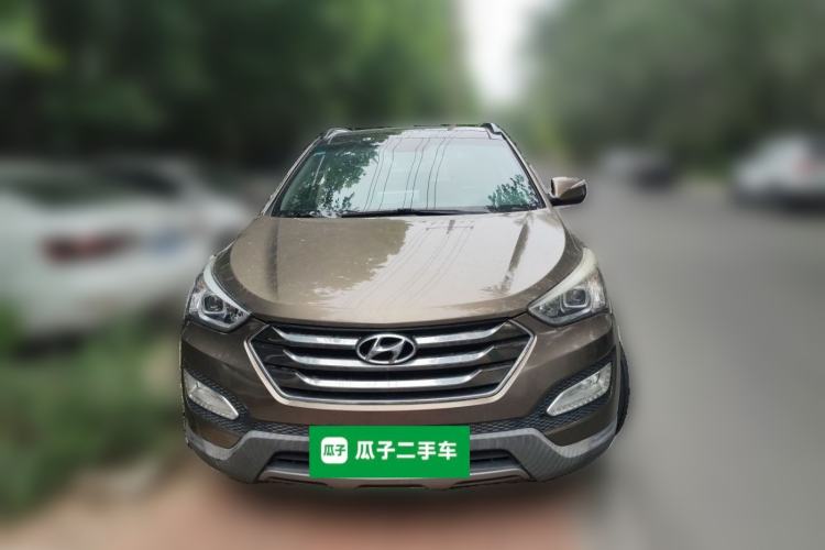 Used Hyundai Santa Fe 2013 2.4L Automatic Two-Wheel Drive Smart Version Front