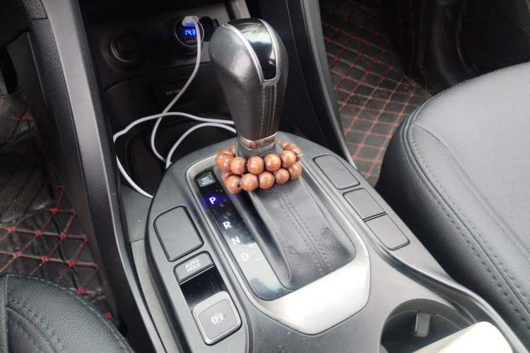 Used Hyundai Santa Fe 2013 2.4L Automatic 2WD Comfort Edition Gear Lever
