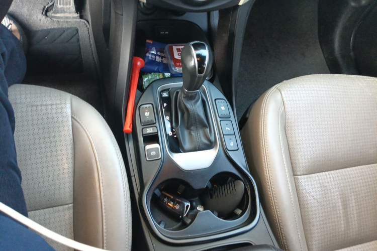 Used Hyundai Santa Fe 2013 2.0T Automatic All-Wheel Drive Top Trim Gear Lever