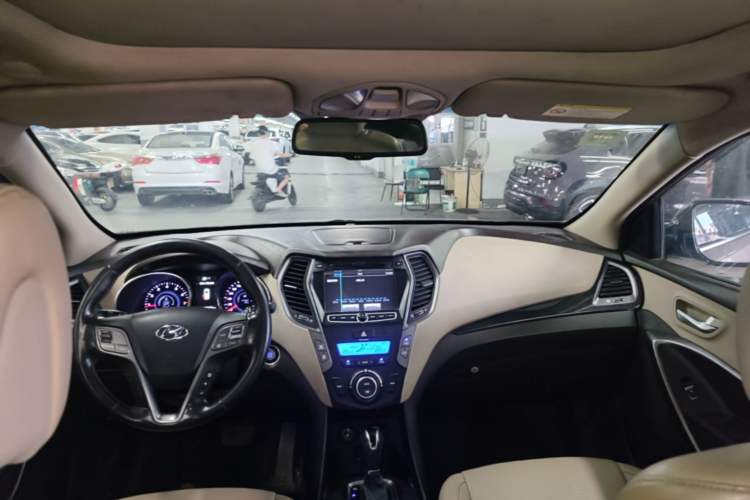 Used Hyundai Santa Fe 2013 2.4L Automatic Two-Wheel Drive Smart Version Headliner