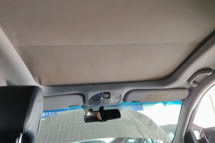 Used Hyundai Santa Fe 2013 2.4L Automatic Two-Wheel Drive Smart Version Headliner