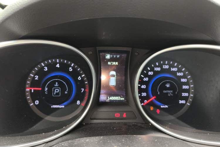 Used Hyundai Santa Fe 2013 2.4L Automatic Two-Wheel Drive Smart Version Instrument Cluster