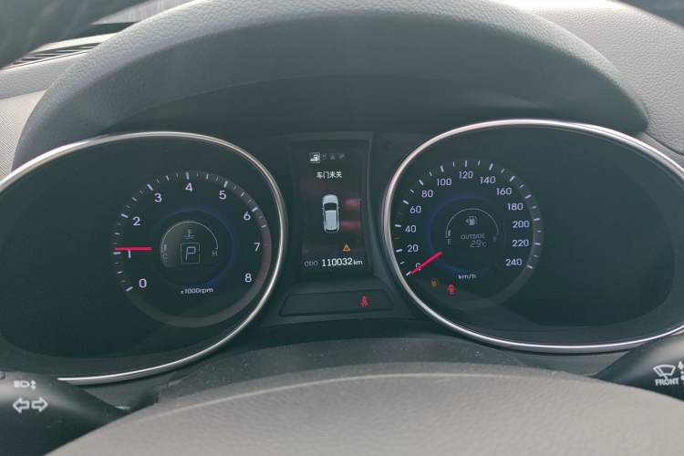 Used Hyundai Santa Fe 2013 2.4L Automatic Two-Wheel Drive Smart Version Instrument Cluster