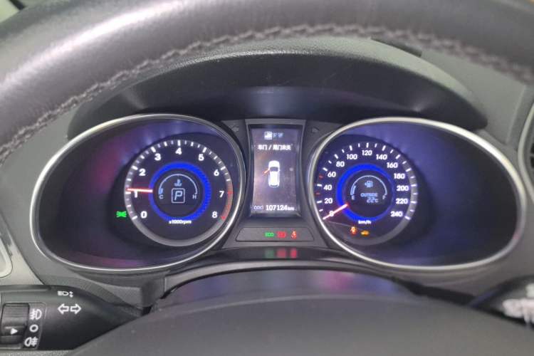 Used Hyundai Santa Fe 2013 2.4L Automatic Two-Wheel Drive Smart Version Instrument Cluster