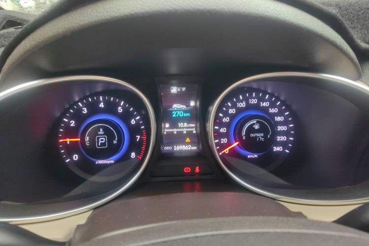 Used Hyundai Santa Fe 2013 2.4L Automatic Two-Wheel Drive Smart Version Instrument Cluster