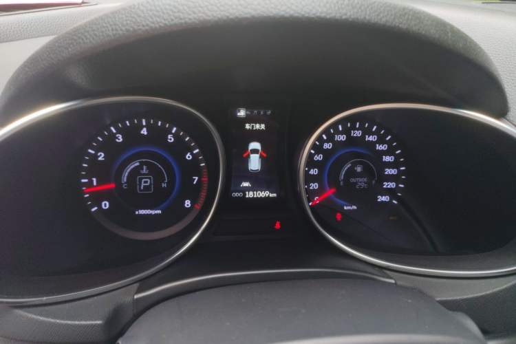 Used Hyundai Santa Fe 2013 2.0T Automatic All-Wheel Drive Top Trim Instrument Cluster