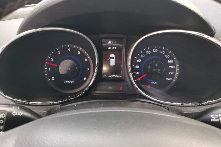 Used Hyundai Santa Fe 2013 2.4L Automatic Two-Wheel Drive Smart Version Instrument Cluster
