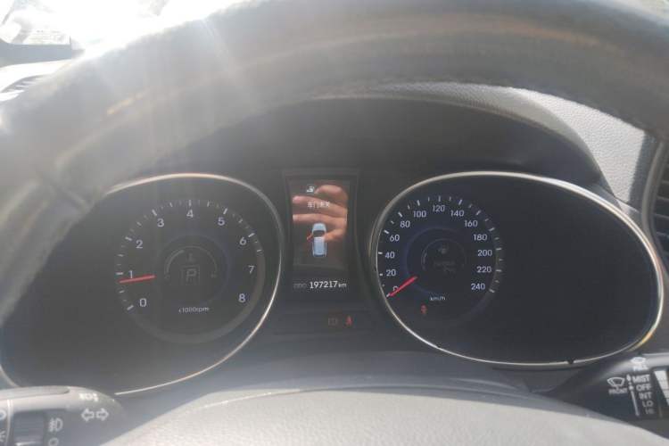 Used Hyundai Santa Fe 2013 2.4L Automatic Two-Wheel Drive Smart Version Instrument Cluster