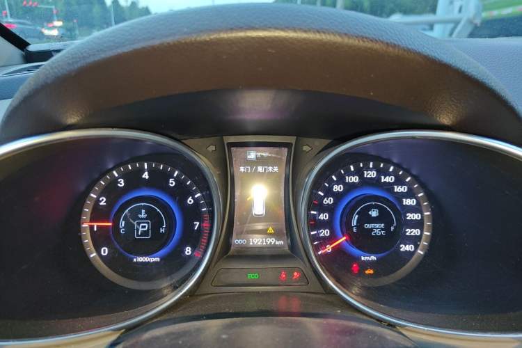 Used Hyundai Santa Fe 2013 2.4L Automatic Two-Wheel Drive Smart Version Instrument Cluster
