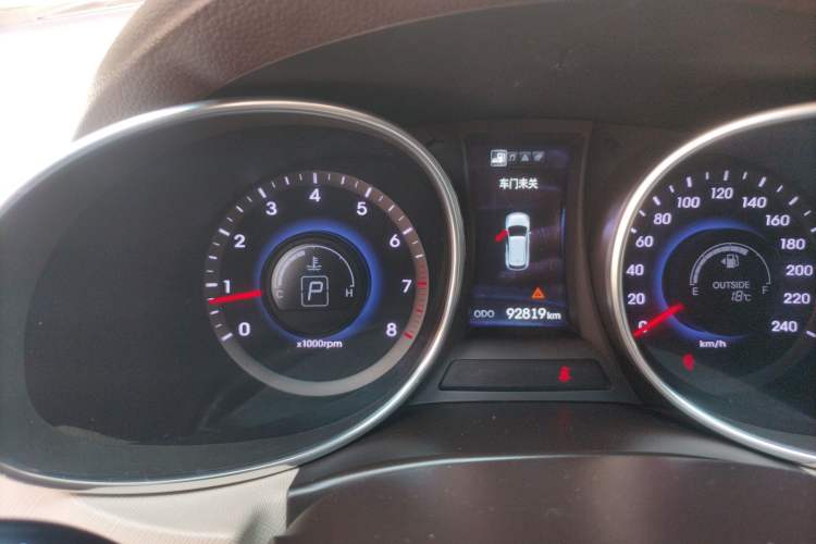 Used Hyundai Santa Fe 2013 2.4L Automatic Two-Wheel Drive Smart Version Instrument Cluster