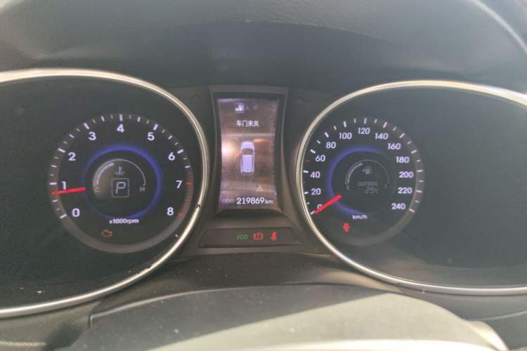 Used Hyundai Santa Fe 2013 2.4L Automatic 4x4 Smart Version Instrument Cluster