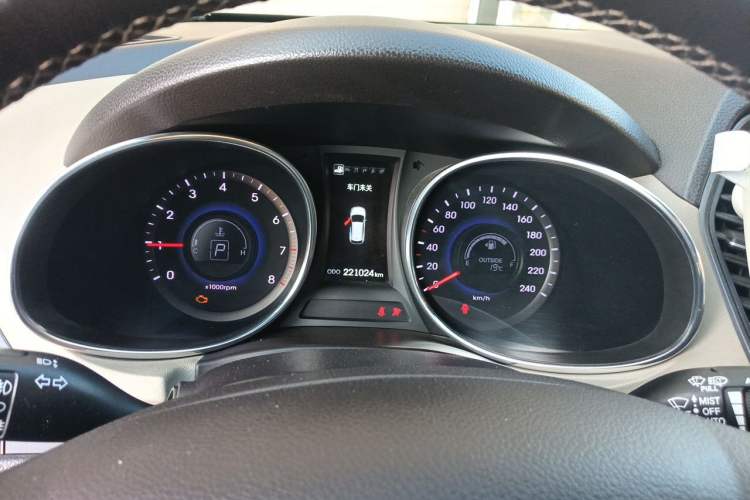 Used Hyundai Santa Fe 2013 2.0T Automatic All-Wheel Drive Top Trim Instrument Cluster