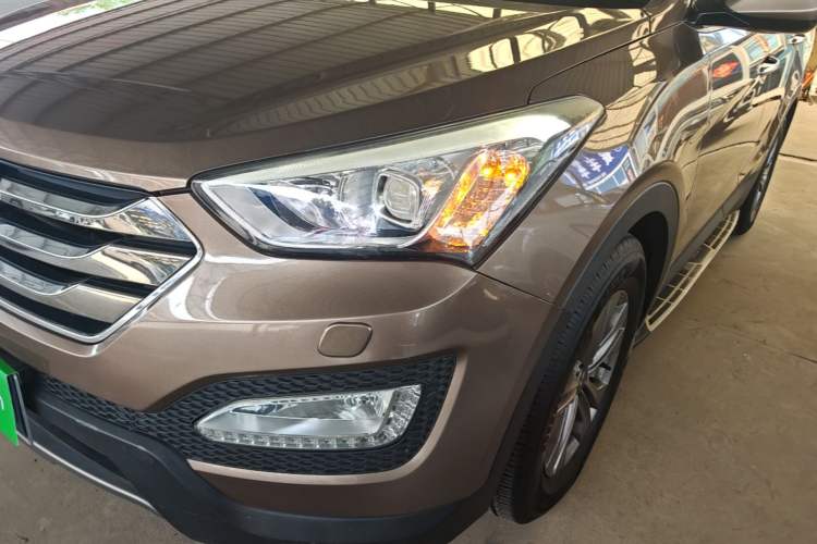 Used Hyundai Santa Fe 2013 Revised Version 2.4L Automatic All-Wheel Drive Smart Type Left Front Headlight