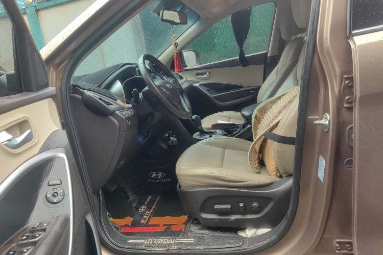 Used Hyundai Santa Fe 2013 2.4L Automatic Two-Wheel Drive Smart Version Left Front Seat