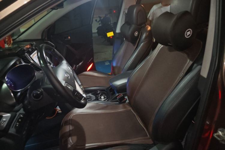Used Hyundai Santa Fe 2013 2.4L Automatic Two-Wheel Drive Smart Version Left Front Seat